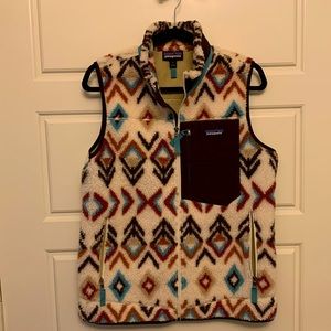 Patagonia vest. Size large. Perfect for fall. The colors are beautiful.